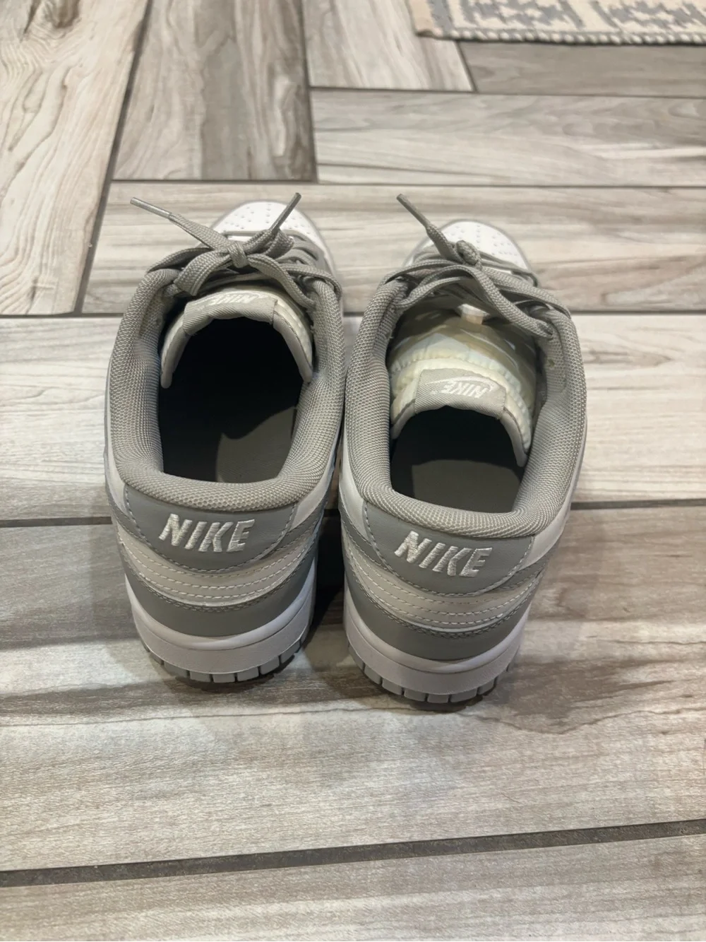 Nike Low-Top Sneakers in Grey and White